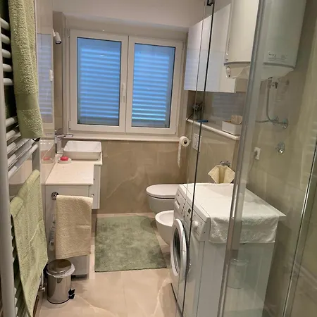 Crassula Aurea Apartman